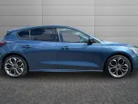 Used Ford Focus ST-Line X 125 HP (91 kW) 2023 Chrome blue Hatchback