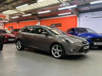 Begagnad Ford Focus Titanium 115 HK (84 kW) 2013 Brun Halvkombi