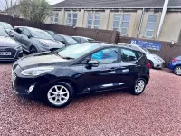 Usado Ford Fiesta Zetec 100 HP (73 kW) 2019 Preto Citadino