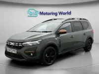 Used Dacia Jogger Extreme 141 HP (103 kW) 2024 Green MPV