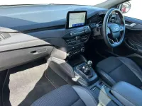 Used Ford Focus ST-Line X 123 HP (90 kW) 2018 White Hatchback