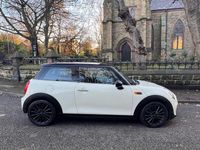 Used Mini Cooper Hatch 136 HP (100 kW) 2016 White Hatchback