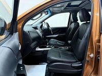 Used Nissan Navara Tekna 190 HP (139 kW) 2017 Yellow Pickup