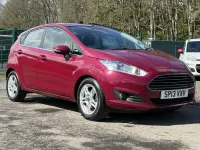 Usado Ford Fiesta Zetec 82 HP (60 kW) 2013 Vermelho Citadino