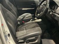 Used Suzuki Vitara SZ5 120 HP (88 kW) 2018 White SUV