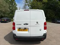 Used Peugeot e-Expert S 100 kW (136 HP) 2021 White Van