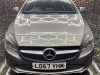 Begagnad Mercedes CLA180 122 HK (89 kW) 2017 Grå Sedan