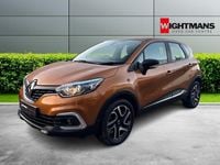 Used Renault Captur Dynamique 90 HP (66 kW) 2017 Orange SUV