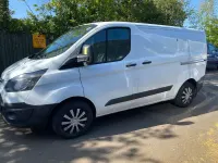 Used Ford Transit Custom 105 HP (77 kW) 2017 White Van