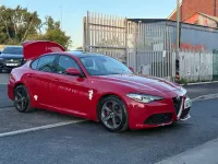 Used Alfa Romeo Giulia Edizione Speciale 180 HP (132 kW) 2017 Red Sedan