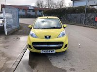 Second-hand Peugeot 107 68 CP (50 kW) 2009 Galben Hatchback