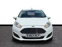 Used Ford Fiesta Zetec 82 HP (60 kW) 2013 White Hatchback