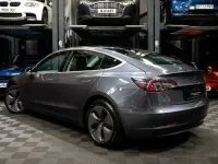 Usado Tesla Model 3 Standard Range Plus 239 kW (325 HP) 2020 Cinzento Sedan
