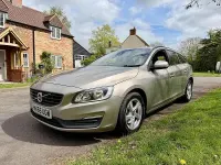 Usado Volvo V60 Business Edition 190 CV (139 kW) 2016 Dorado Familiar