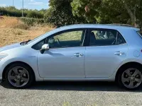 Used Toyota Auris Hybrid 136 HP (100 kW) 2012 Blue Hatchback