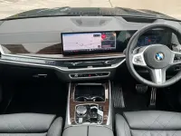 New BMW X7 M Sport 352 HP (258 kW) 2026 Black sapphire SUV