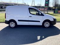 Used Citroën Berlingo 100 HP (73 kW) 2017 White MPV