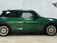 Used Mini Cooper Hatch 154 HP (113 kW) 2024 Green Hatchback