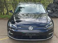 Begagnad VW e-Golf 100 kW (136 HK) 2020 Svart Halvkombi