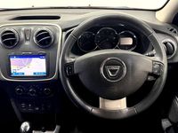 Used Dacia Sandero Lauréate 90 HP (66 kW) 2016 Red Hatchback