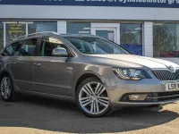 Usado Skoda Superb Elegance 170 HP (125 kW) 2015 Bege Carrinha