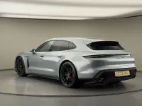 Begagnad Porsche Taycan Performance Package 439 kW (598 HK) 2023 Silver Kombi