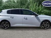 Used Peugeot 308 Allure 136 HP (100 kW) 2024 White Hatchback