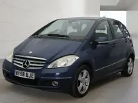Usado Mercedes A150 Avantgarde 95 HP (69 kW) 2008 Azul Citadino