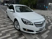 Used Vauxhall Insignia Elite 140 HP (102 kW) 2014 White Hatchback