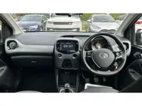 Begagnad Toyota Aygo Trend 72 HK (52 kW) 2021 Svart Halvkombi