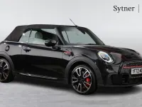 Begagnad Mini John Cooper Works 228 HK (167 kW) 2022 Svart Halvkombi
