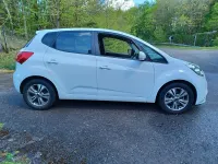 Used Kia Venga 125 HP (91 kW) 2019 White Hatchback