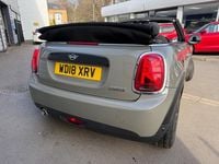 Begagnad Mini Cooper Cabriolet 2018 Grå Cab