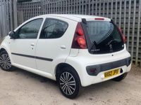 Used Peugeot 107 Active 68 HP (50 kW) 2012 White Hatchback