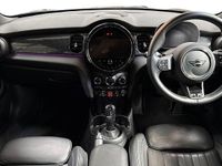Używany Mini Cooper Exclusive 134 KM (98 kW) 2023 Czarny Hatchback