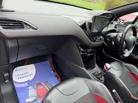 Used Peugeot 208 Prestige 208 HP (152 kW) 2017 White Hatchback