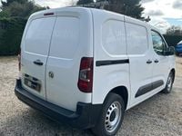 Used Vauxhall Combo Edition 100 HP (73 kW) 2019 White MPV