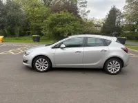 Second-hand Vauxhall Astra 2013 Argintiu Hatchback