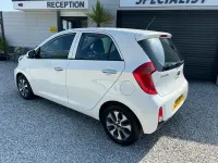 Used Kia Picanto 84 HP (61 kW) 2015 White Hatchback
