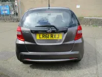 Begagnad Honda Jazz ES 100 HK (73 kW) 2011 Brun Halvkombi