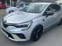 Used Renault Clio Engineered 140 HP (102 kW) 2023 Silver Hatchback