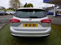 Begagnad Ford Focus Zetec 95 HK (69 kW) 2025 Grå Kombi