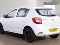 Begagnad Dacia Sandero Lauréate 90 HK (66 kW) 2015 Vit Halvkombi