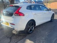 Used Volvo V40 R-Design 122 HP (89 kW) 2016 White Hatchback