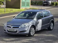 Usado Vauxhall Astra 138 HP (101 kW) 2009 Prateado Citadino