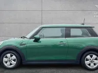 Usado Mini Cooper Classic 134 HP (98 kW) 2023 Verde Citadino