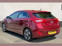 Used Hyundai i30 SE 99 HP (72 kW) 2017 Red Hatchback