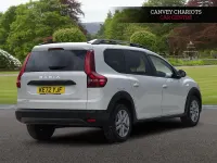 Begagnad Dacia Jogger Expression 110 HK (80 kW) 2023 Grå Minibuss
