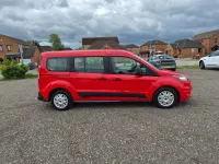 Usado Ford Tourneo Connect Zetec 120 HP (88 kW) 2017 Vermelho Monovolume