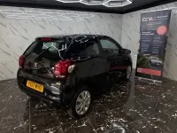 Usado Peugeot 108 Active 68 CV (50 kW) 2017 Negro Utilitario